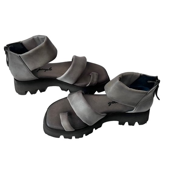 NEW! FREE PEOPLE Lug Sole leather sandal in pebble grey, Size 37 (US 6.5) - Picture 8 of 16